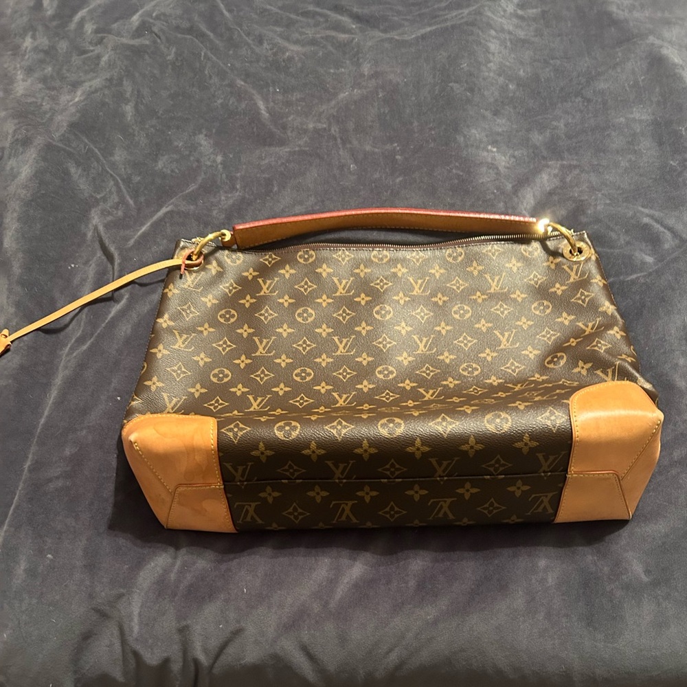 Pre-loved Louis Vuitton Berri Monogram Shoulder Bag